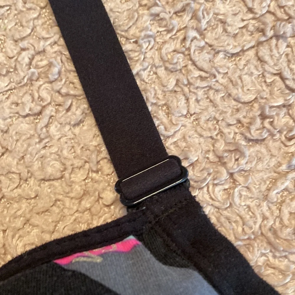 VICTORIA’S SECRET VSX 34B Sports Bra - Picture 6 of 9